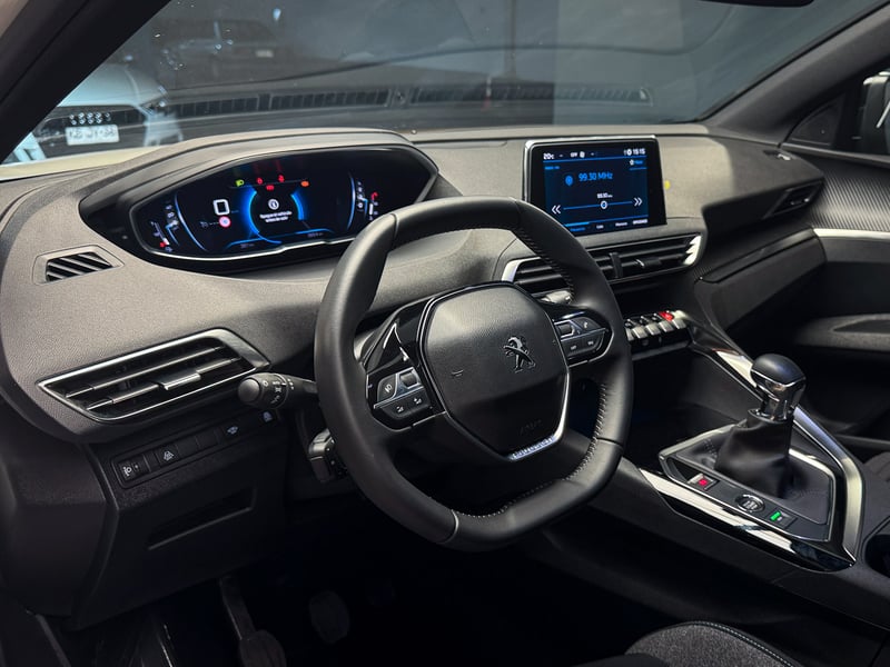 Peugeot 3008 Active Pack 1.2 2024 - Imagen 12 de 20