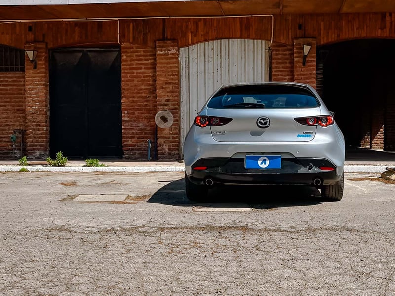 Mazda 3 Sport V 2.0 2020 - Imagen 3 de 15