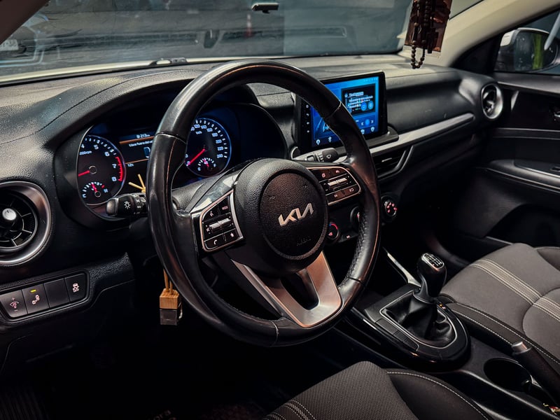Kia Cerato EX MT 1.6 2023 - Imagen 11 de 20