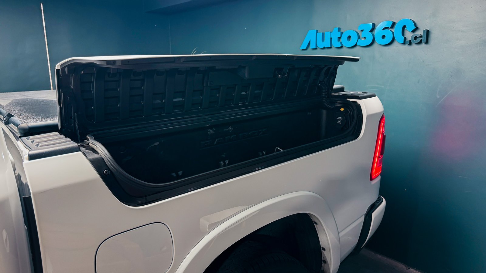 RAM 1500 Limited 4X4 5.7 AT 2022 - Imagen 8 de 20