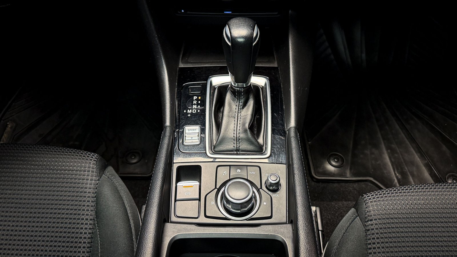 Mazda 3 V 2.0 2019 - Imagen 18 de 20