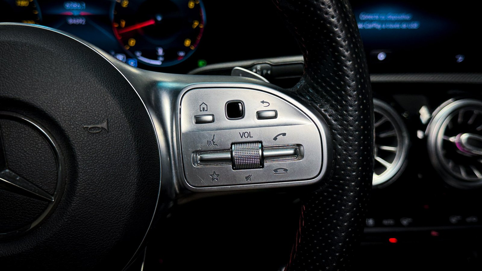 Mercedes-Benz A250 AMG Line 2.0 2019 - Imagen 10 de 20