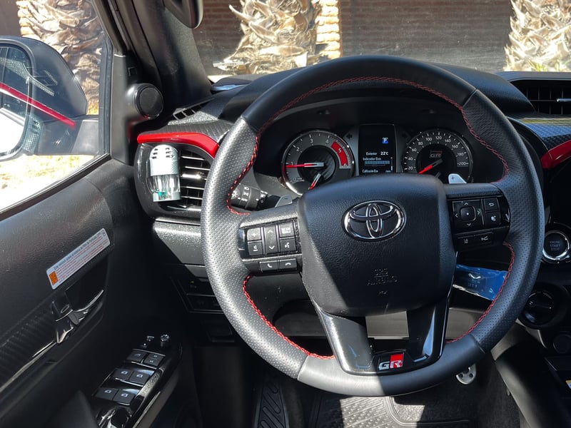 Toyota Hilux GRS 4WD AT 2.8 2025 - Imagen 12 de 20