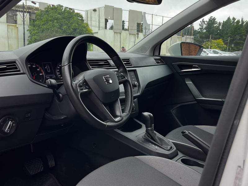 SEAT Ibiza Style 1.6 AT 2021 - Imagen 11 de 20