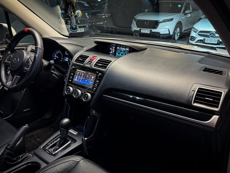 Subaru Forester XT AWD 2.0 2019 - Imagen 13 de 20