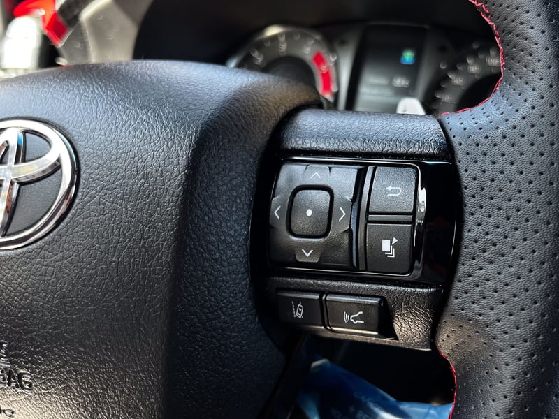 Toyota Hilux GRS 4WD AT 2.8 2025 - Imagen 9 de 20