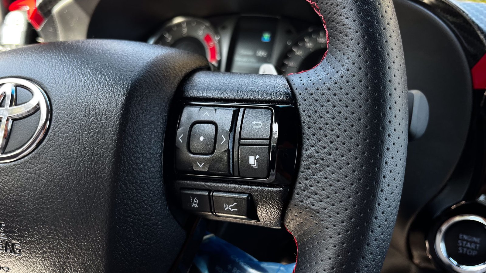 Toyota Hilux GRS 4WD AT 2.8 2025 - Imagen 9 de 20
