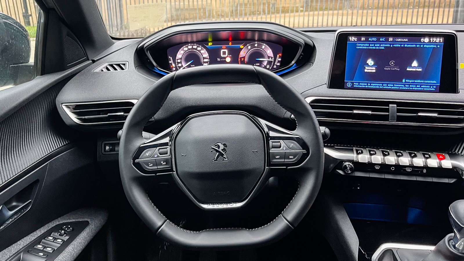 Peugeot 3008 Active Pack 1.2 2024 - Imagen 13 de 20
