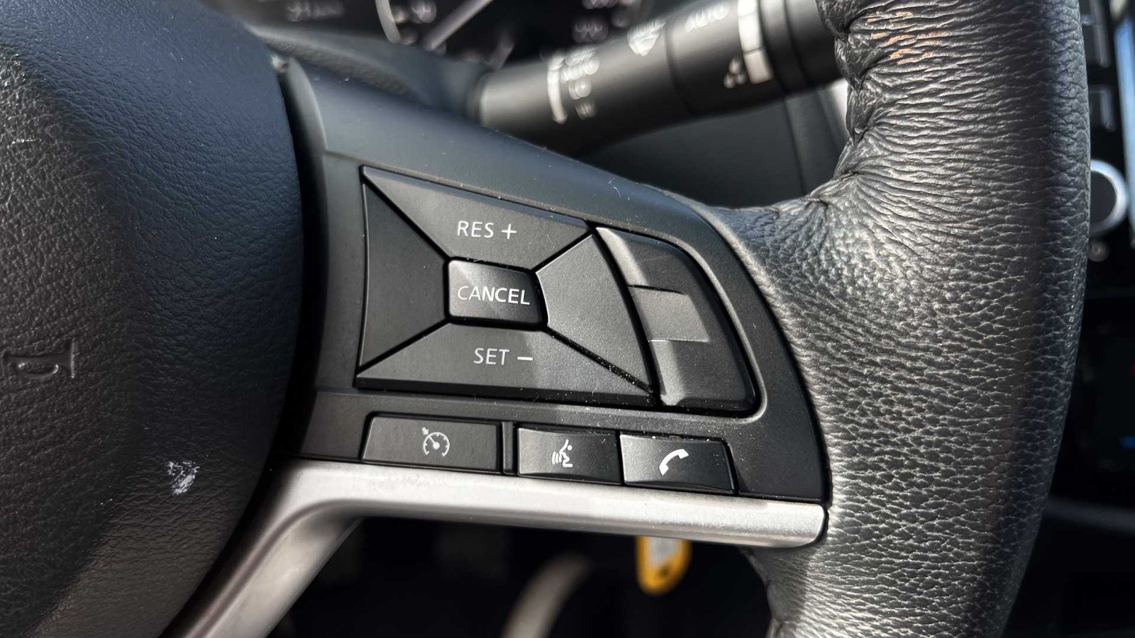 Nissan Navara XE MT 4x2 2.3 2021 - Imagen 8 de 12