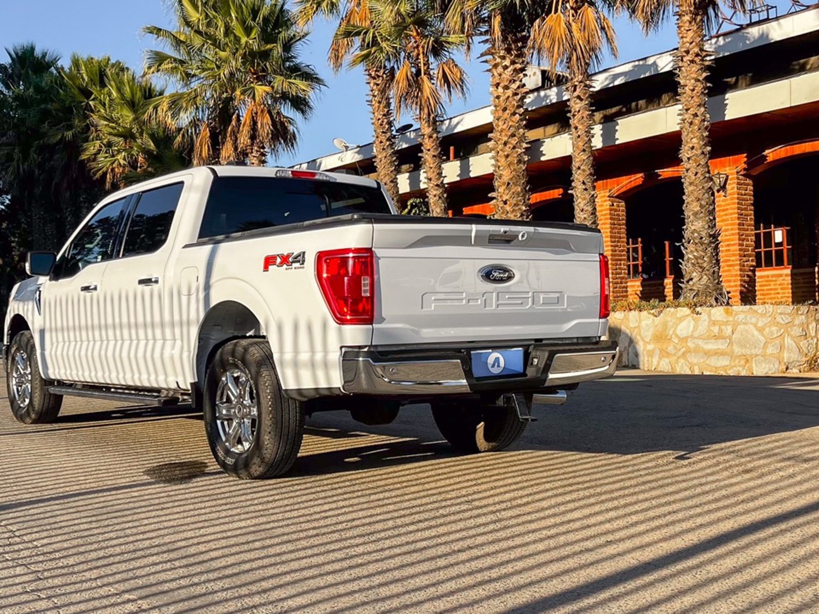 Ford F-150 XLT DC 4X4 5.0 2021 - Foto 2 de 20