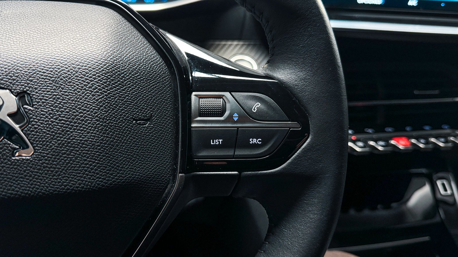 Peugeot 2008 Allure Puretech 1.2 2021 - Imagen 9 de 20