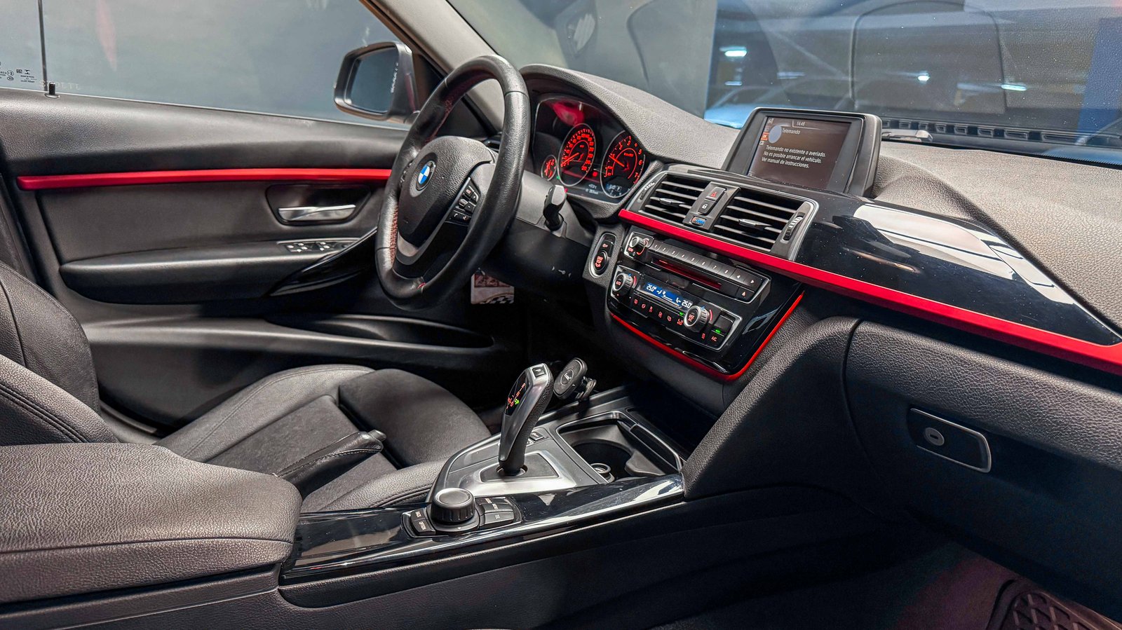 BMW 318i LCI 1.5 2017 - Imagen 13 de 20