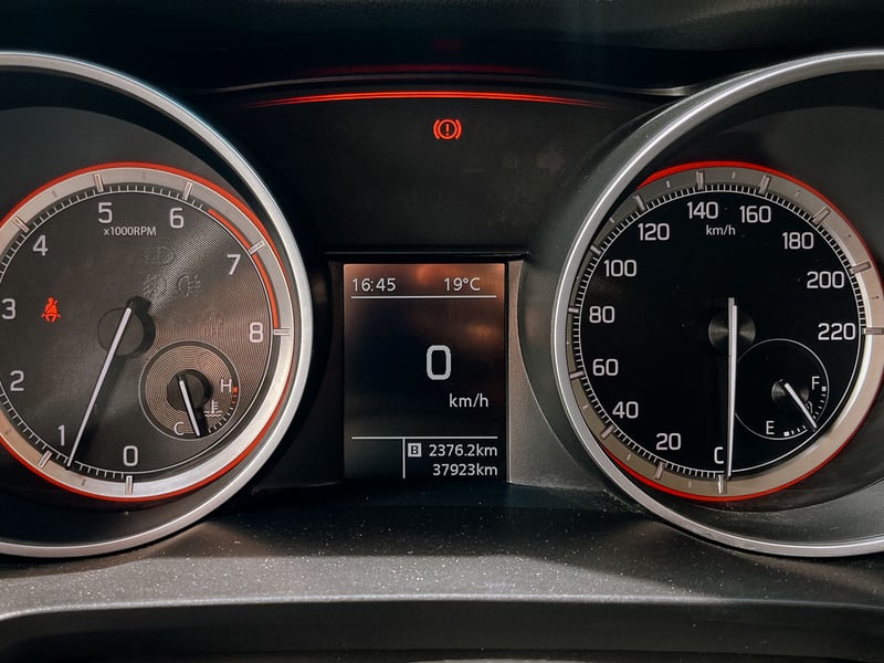 Suzuki Swift GL Hibrido 1.2 MT 2024 - Imagen 8 de 20