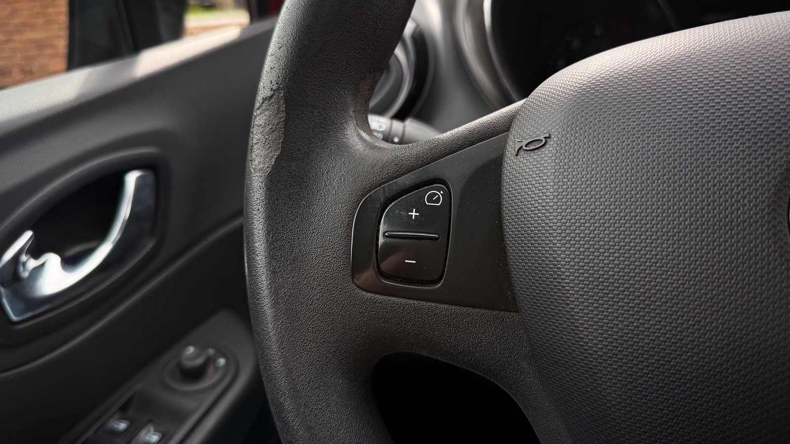 Renault Captur Expression 1.5 2016 - Imagen 9 de 20