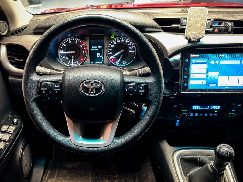 Toyota Hilux SR 4X2 MT 2.4 2025 - Imagen 13 de 20
