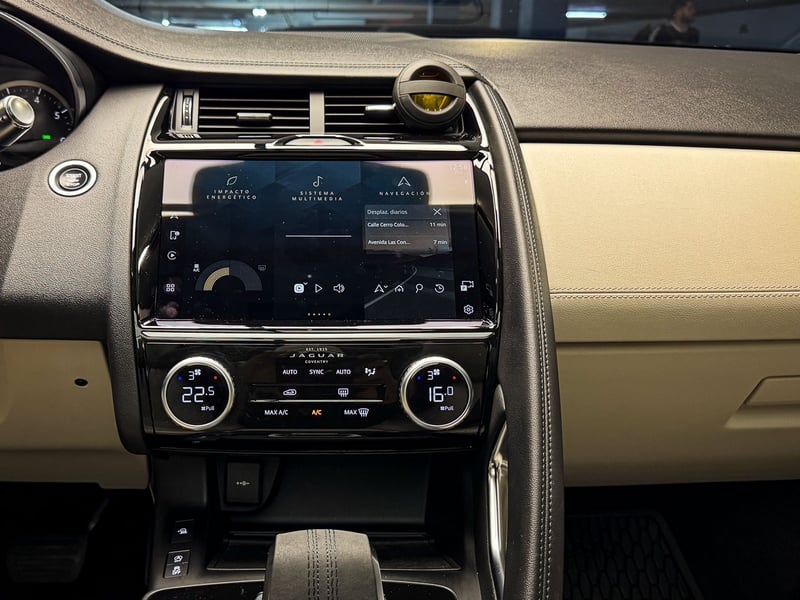 Jaguar E-Pace S AWD 2.0 2022 - Imagen 14 de 20