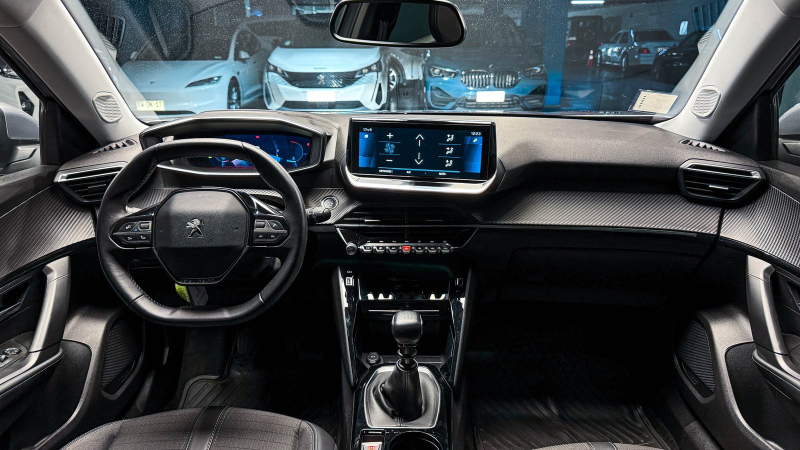 Peugeot 2008 Allure Puretech 1.2 2021 - Imagen 15 de 20