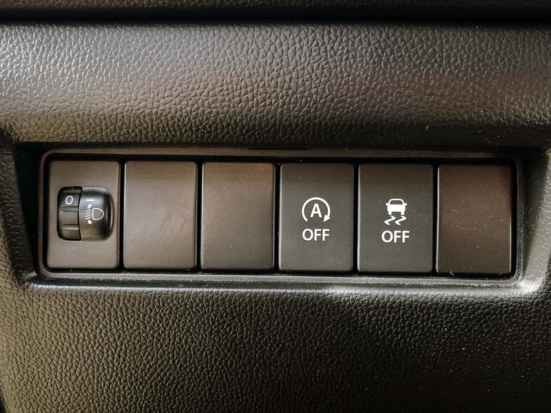 Suzuki Swift GL Hibrido 1.2 MT 2024 - Imagen 18 de 20