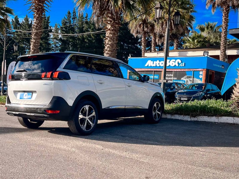 Peugeot 5008 Allure Pack Blue HDI 1.5 2023 - Imagen 4 de 20
