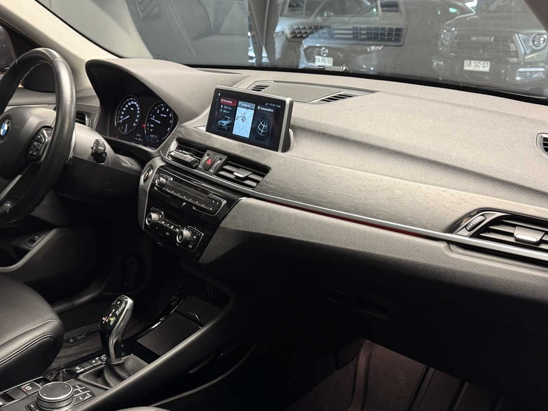 BMW X1 XDrive XLine 20i 2.0 2019 - Imagen 12 de 20