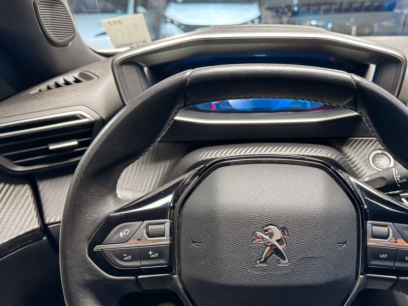 Peugeot 2008 Allure Puretech 1.2 2023 - Imagen 7 de 20