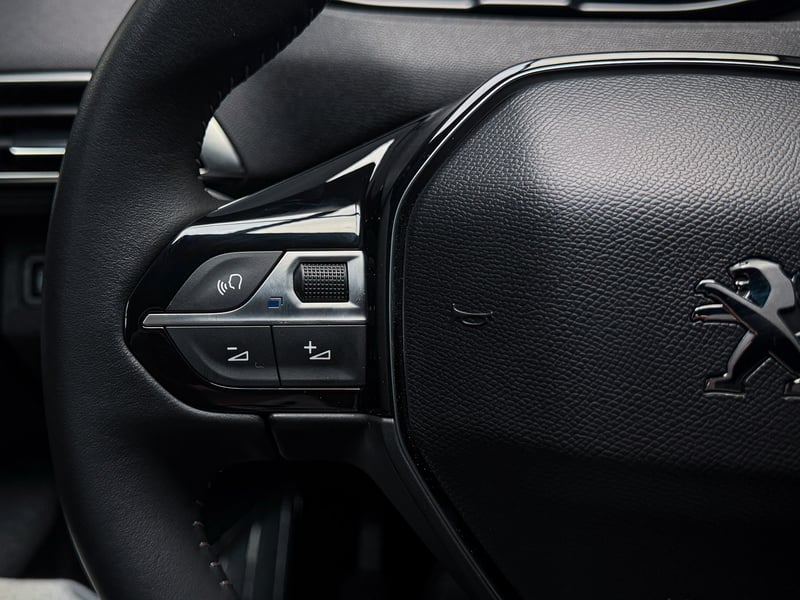 Peugeot 3008 Active Pack 1.2 2024 - Imagen 9 de 20