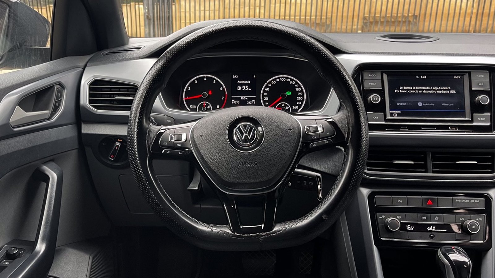 Volkswagen T-Cross Comfortline 1.6 2020 - Imagen 12 de 20