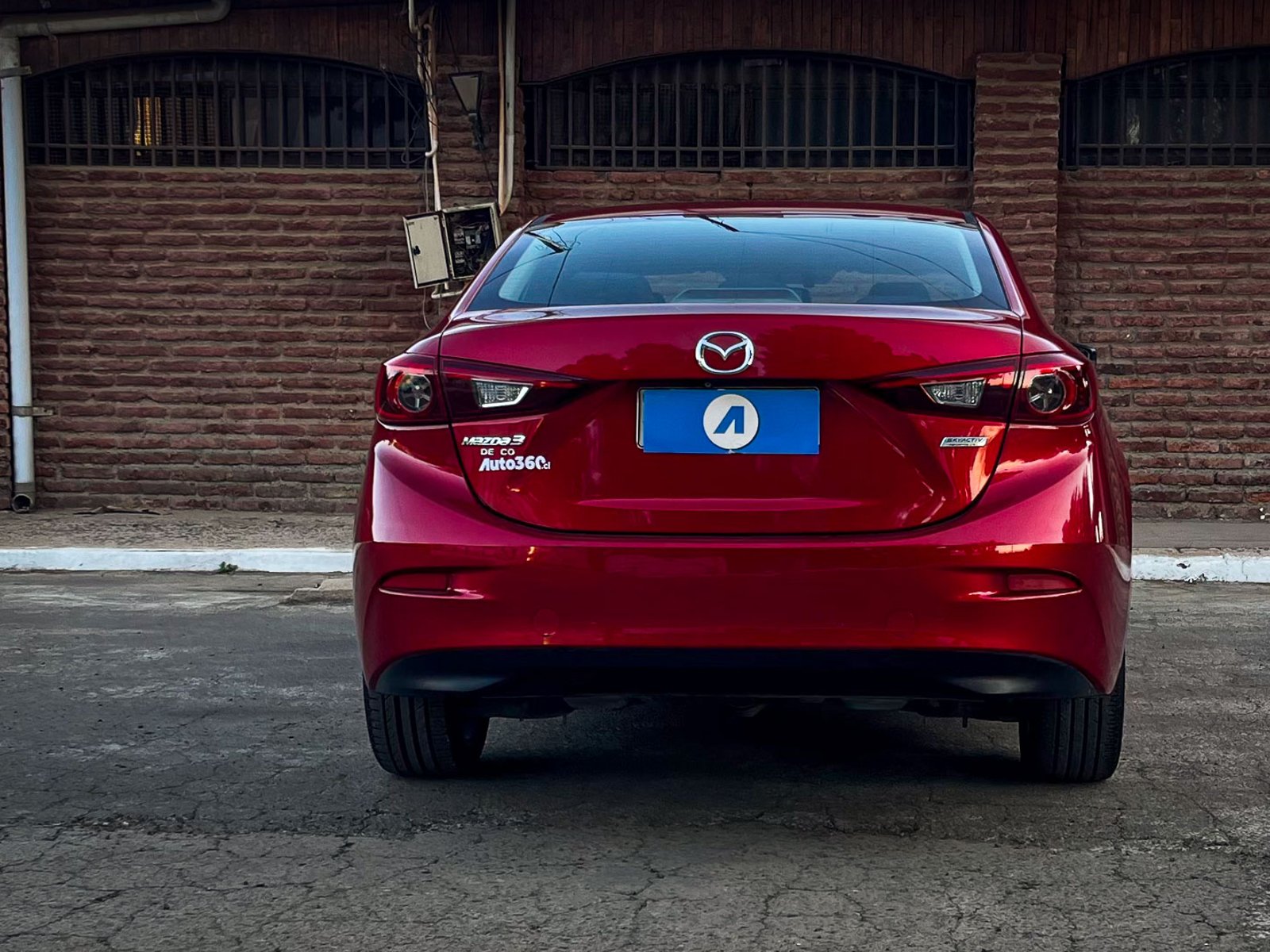 Mazda 3 V 2.0 Sedán MT 2015 - Foto 3 de 20