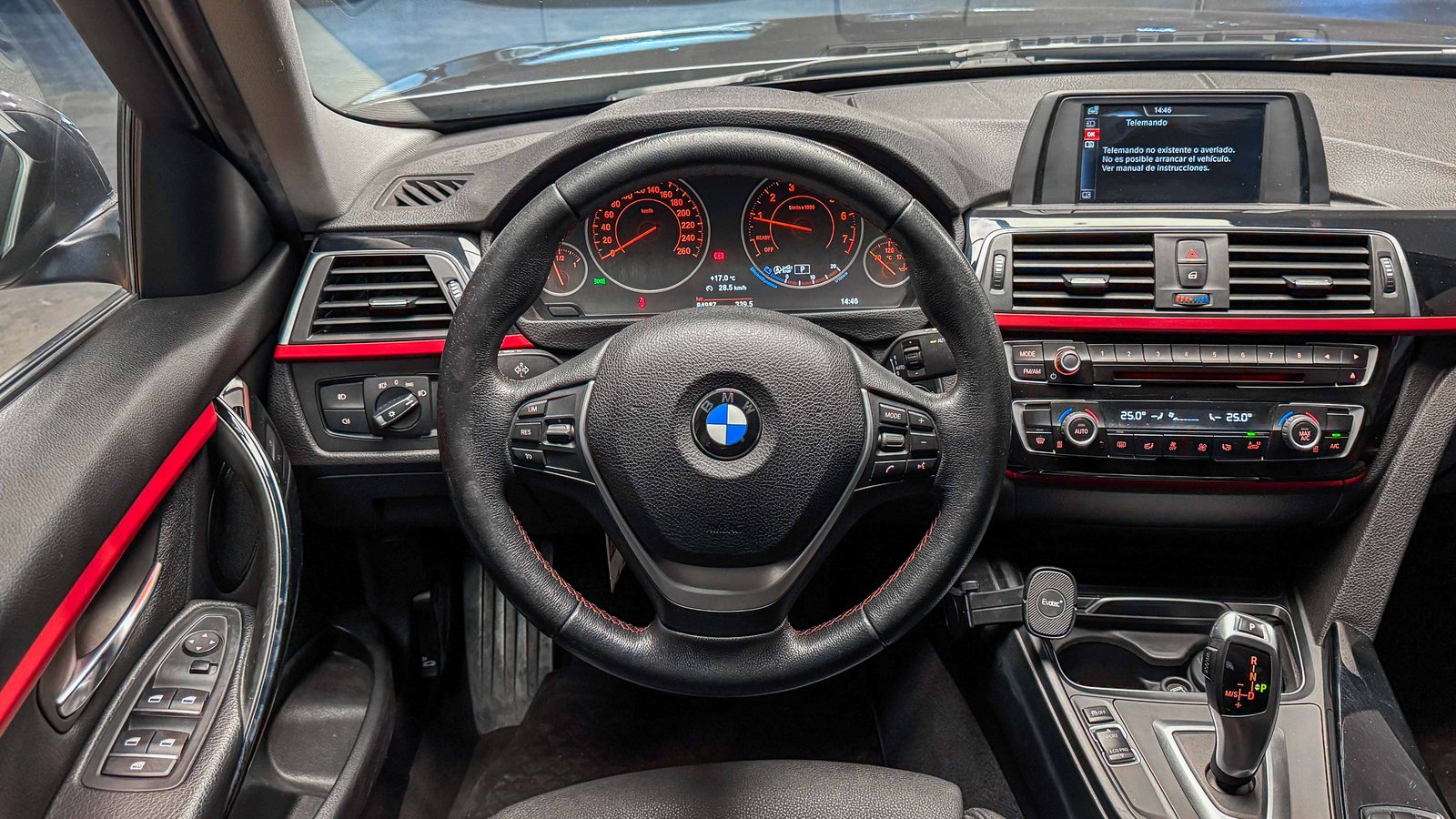 BMW 318i LCI 1.5 2017 - Imagen 12 de 20