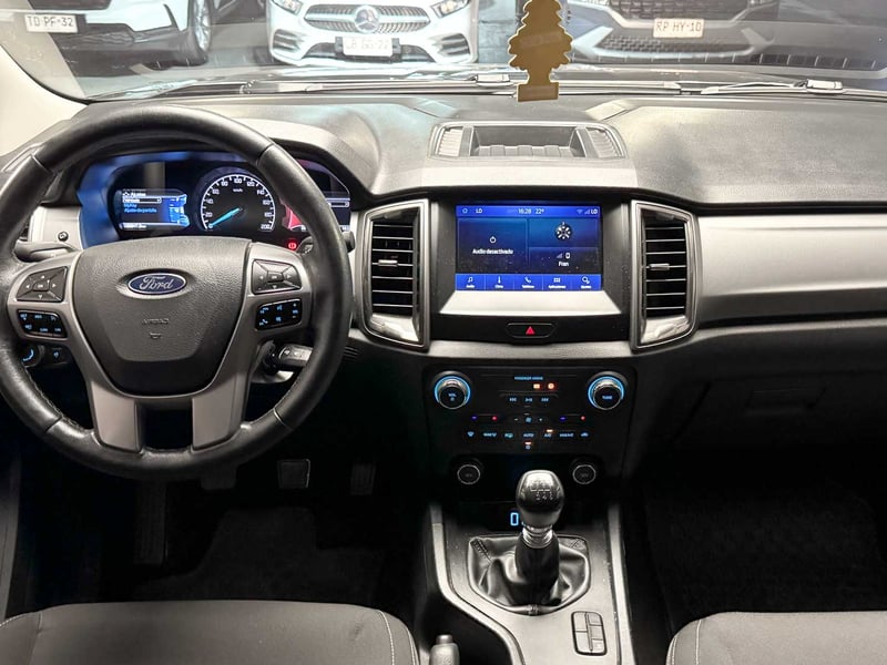 Ford Ranger XLT DC 4x2 3.2 2022 - Imagen 15 de 20