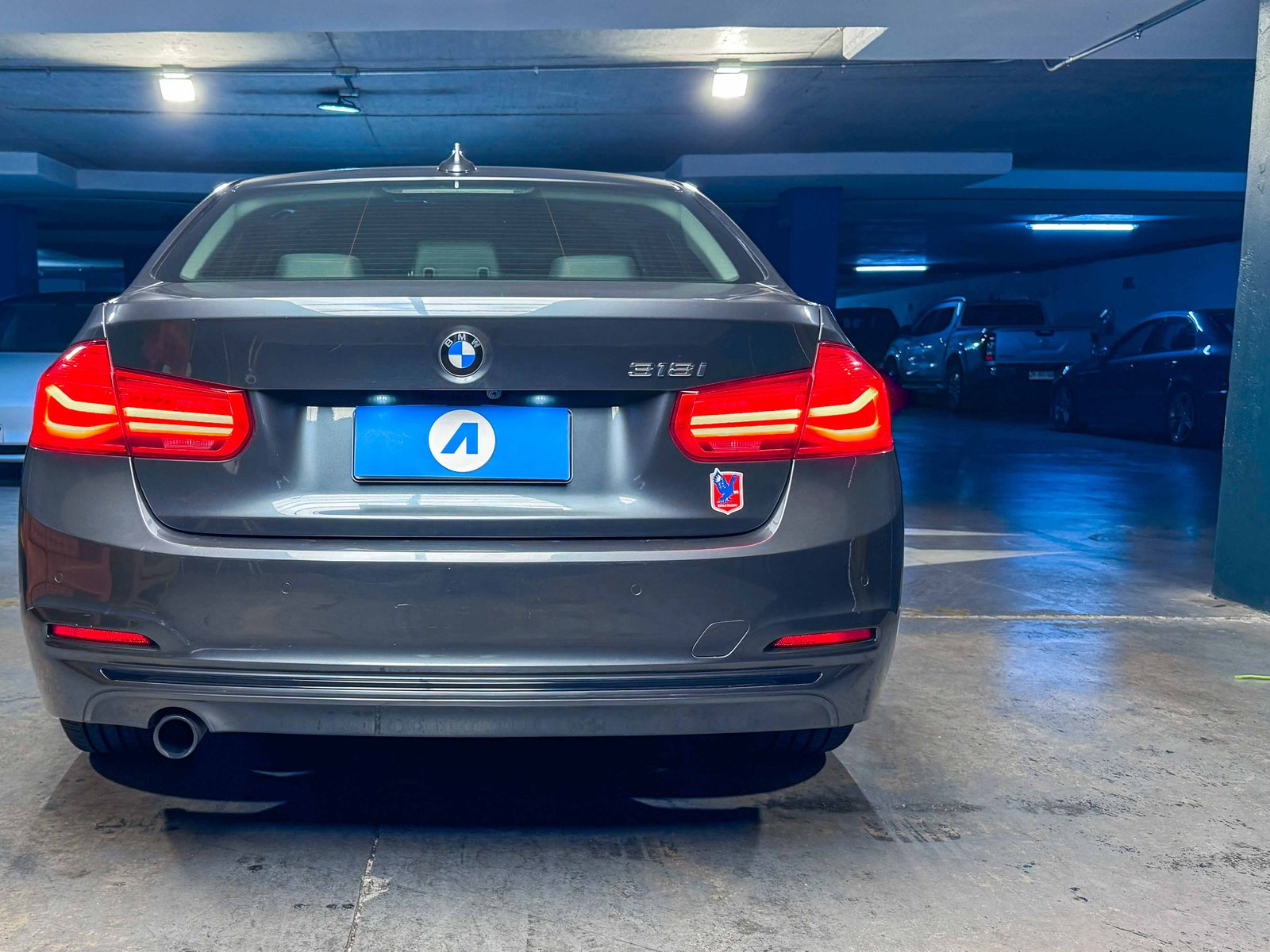 BMW 318i LCI 1.5 2017 - Foto 3 de 20