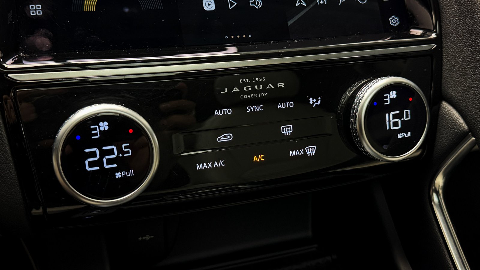 Jaguar E-Pace S AWD 2.0 2022 - Imagen 17 de 20