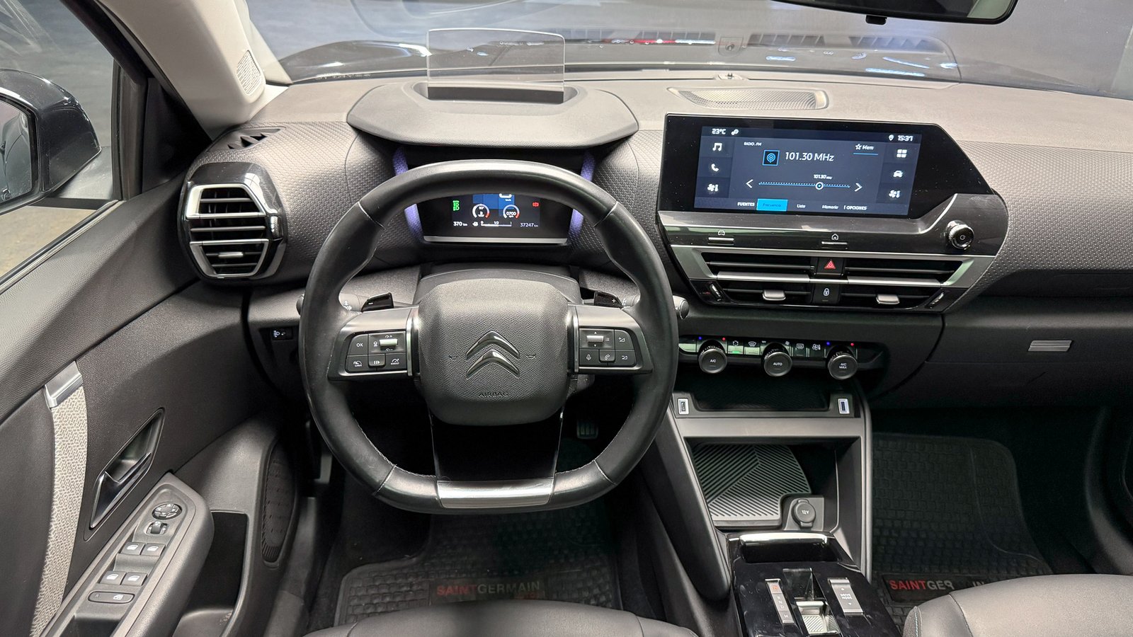 Citroën C4 Shine AT 1.2 2023 - Imagen 12 de 20