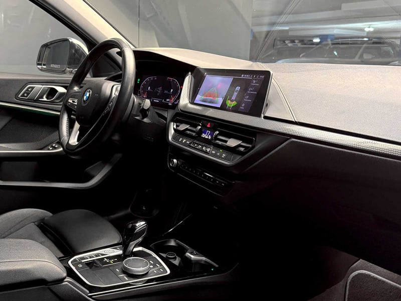 BMW 118i Sport Plus 1.5 2022 - Imagen 13 de 20