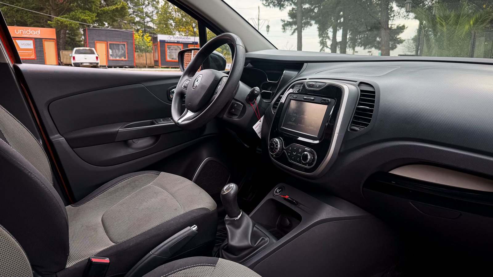 Renault Captur Expression 1.5 2016 - Imagen 14 de 20