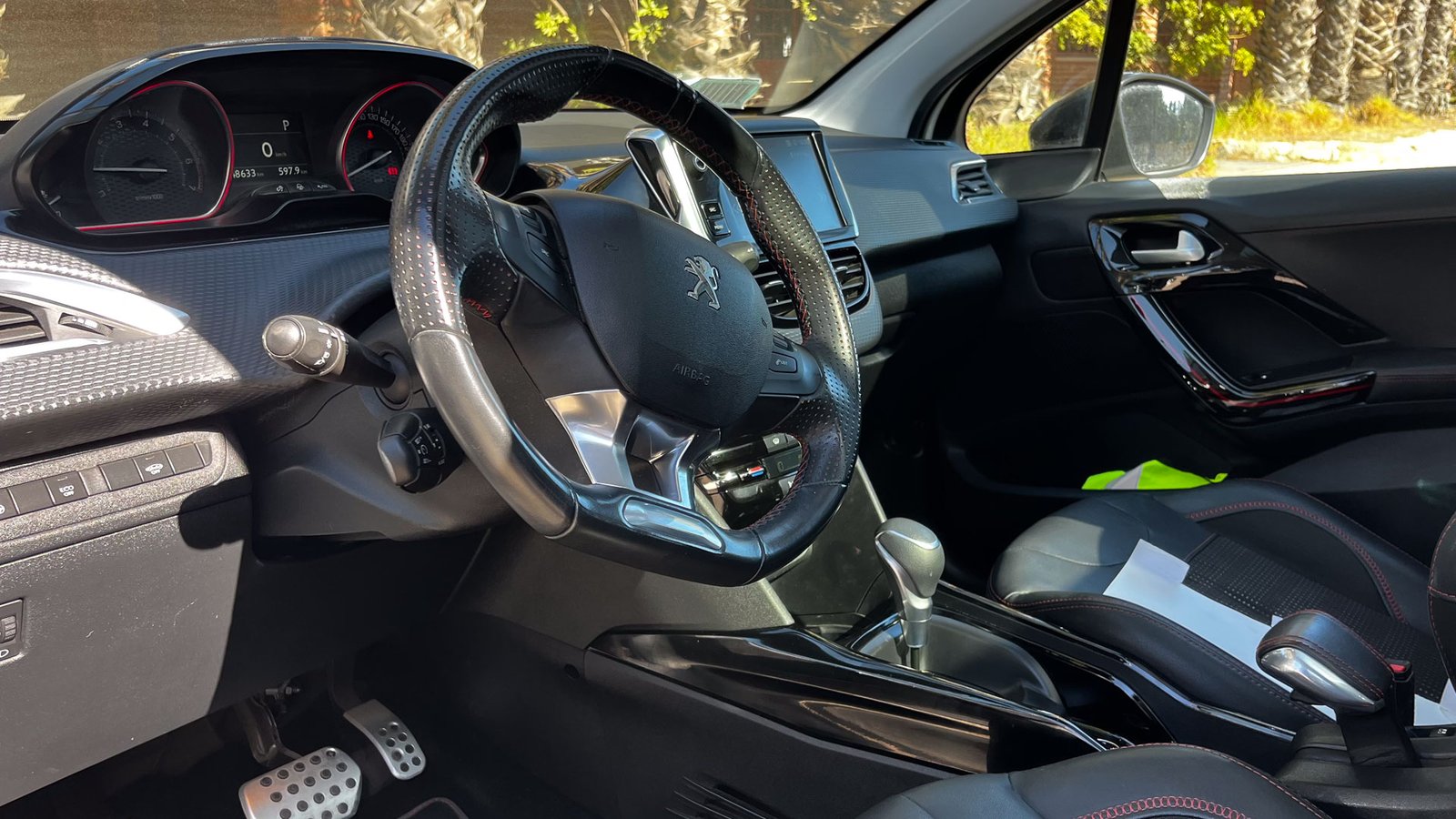 Peugeot 2008 GT LINE 1.2 AT 2018 - Imagen 11 de 20
