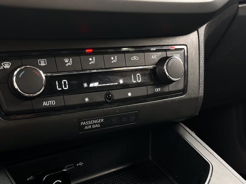 SEAT Ibiza Style 1.6 AT 2021 - Imagen 17 de 20