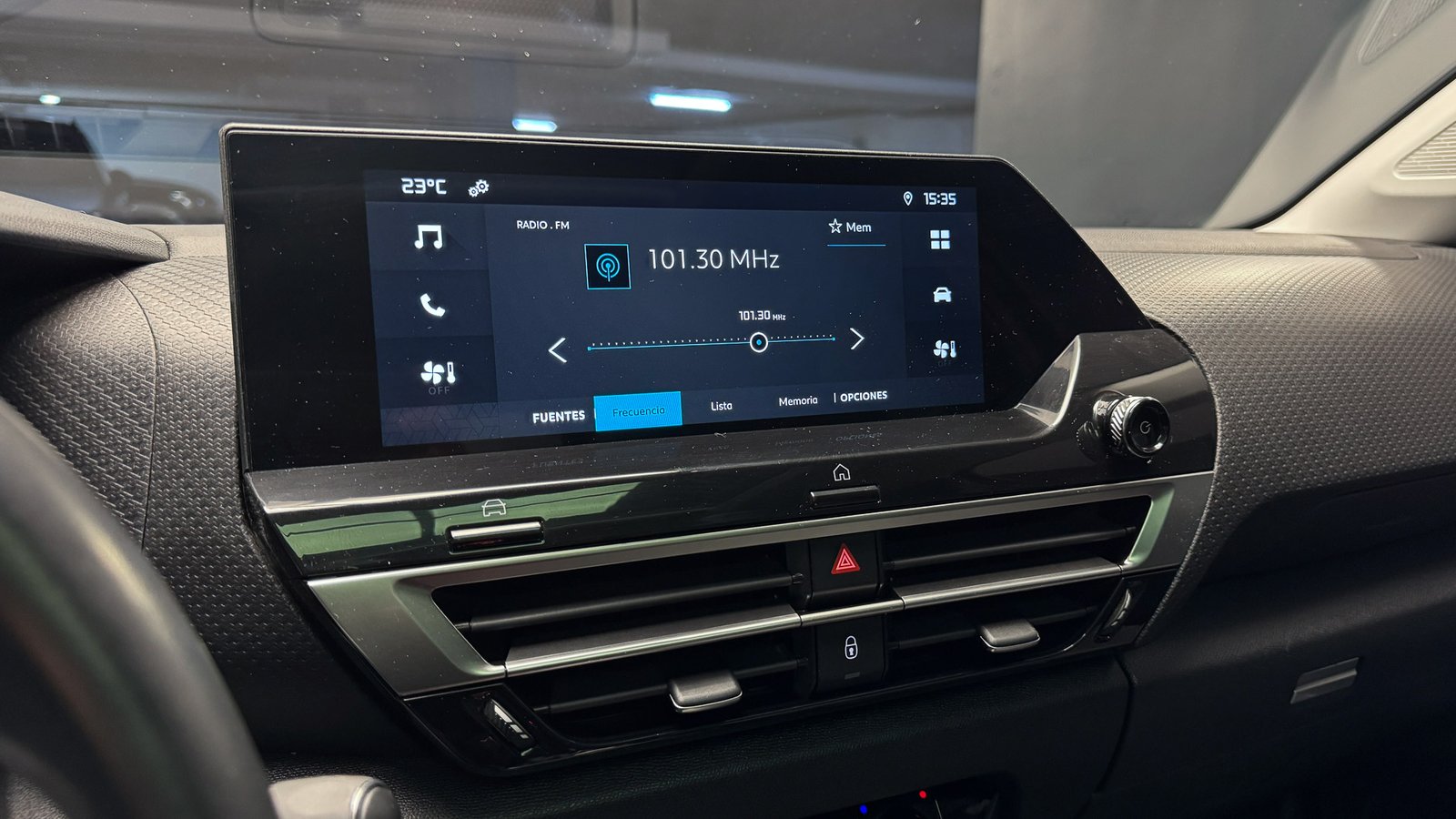 Citroën C4 Shine AT 1.2 2023 - Imagen 16 de 20