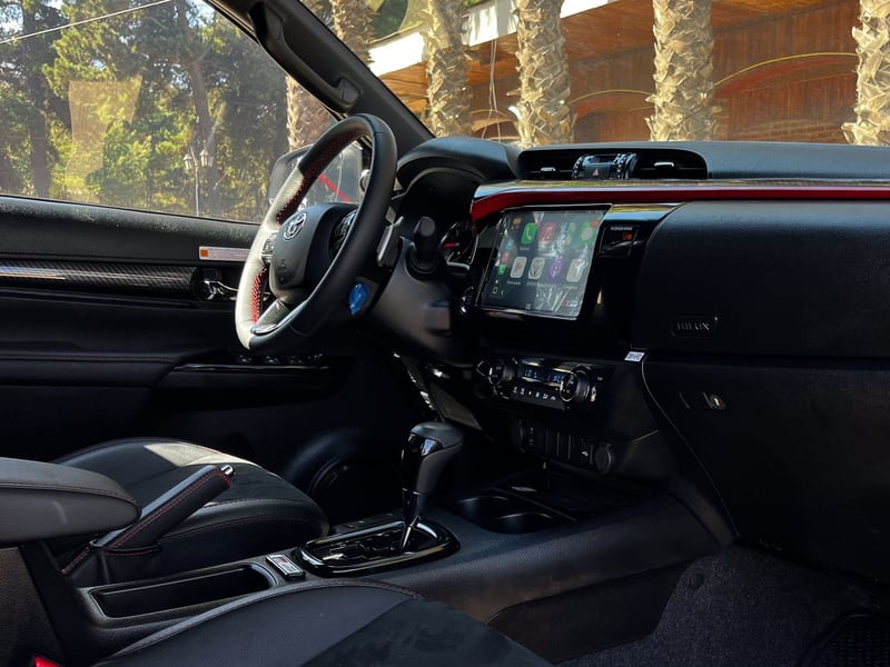 Toyota Hilux GRS 4WD AT 2.8 2025 - Imagen 13 de 20