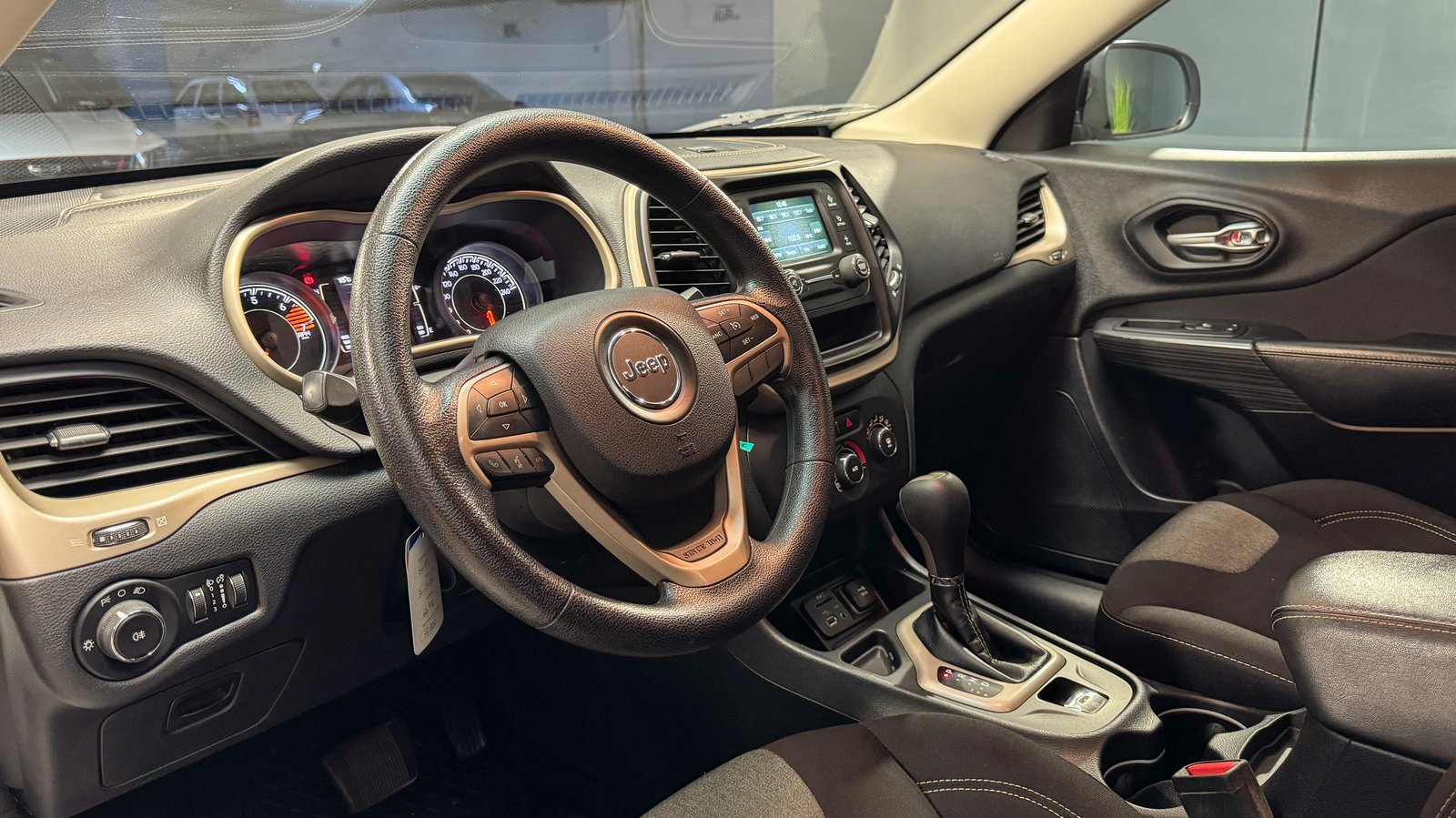 Jeep Cherokee Sport AT 2.4 2017 - Imagen 11 de 20