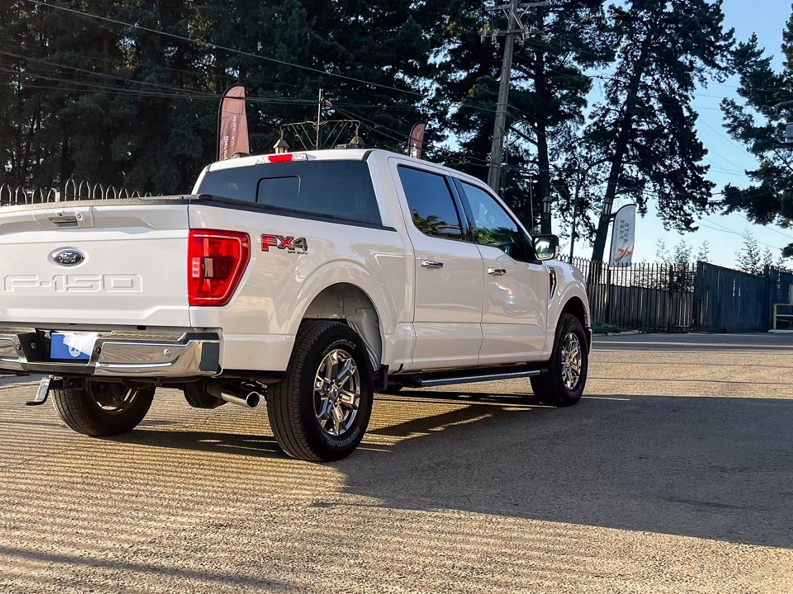 Ford F-150 XLT DC 4X4 5.0 2021 - Foto 4 de 20