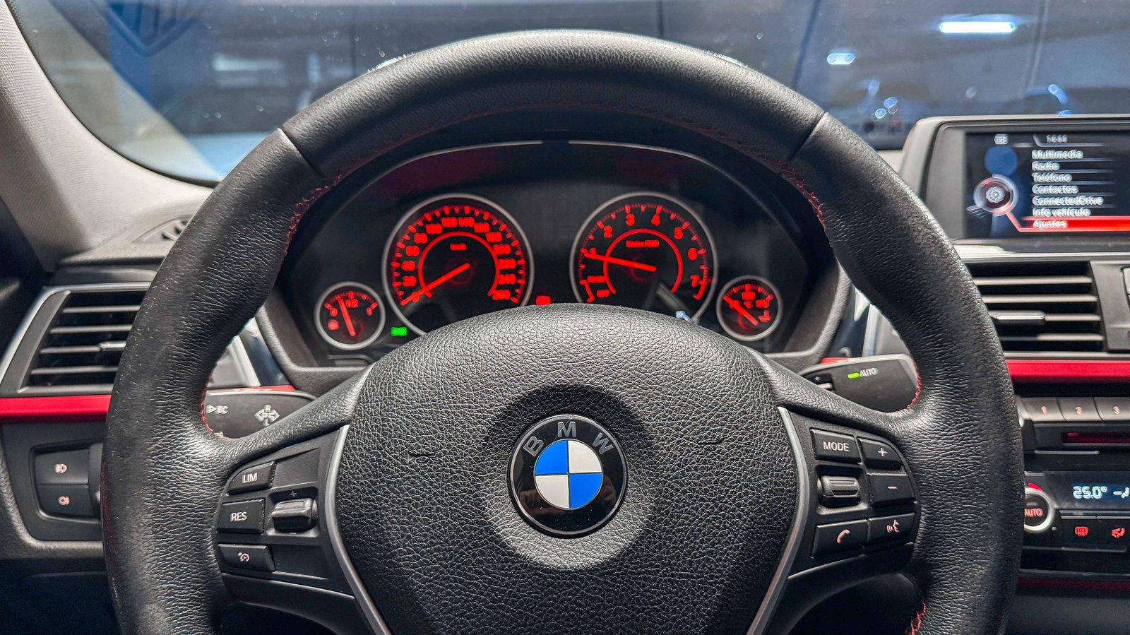 BMW 318i LCI 1.5 2017 - Imagen 7 de 20