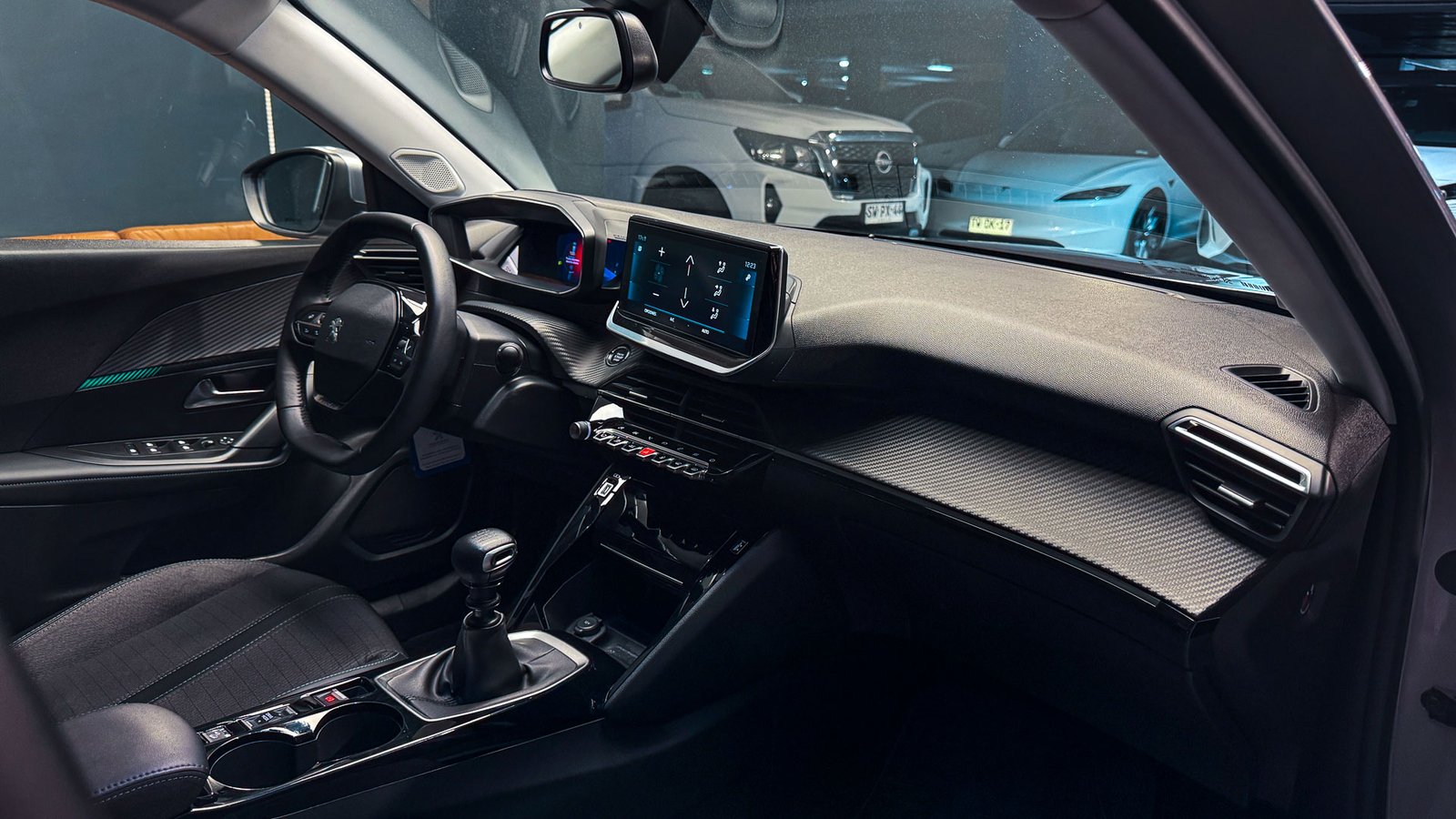 Peugeot 2008 Allure Puretech 1.2 2021 - Imagen 14 de 20
