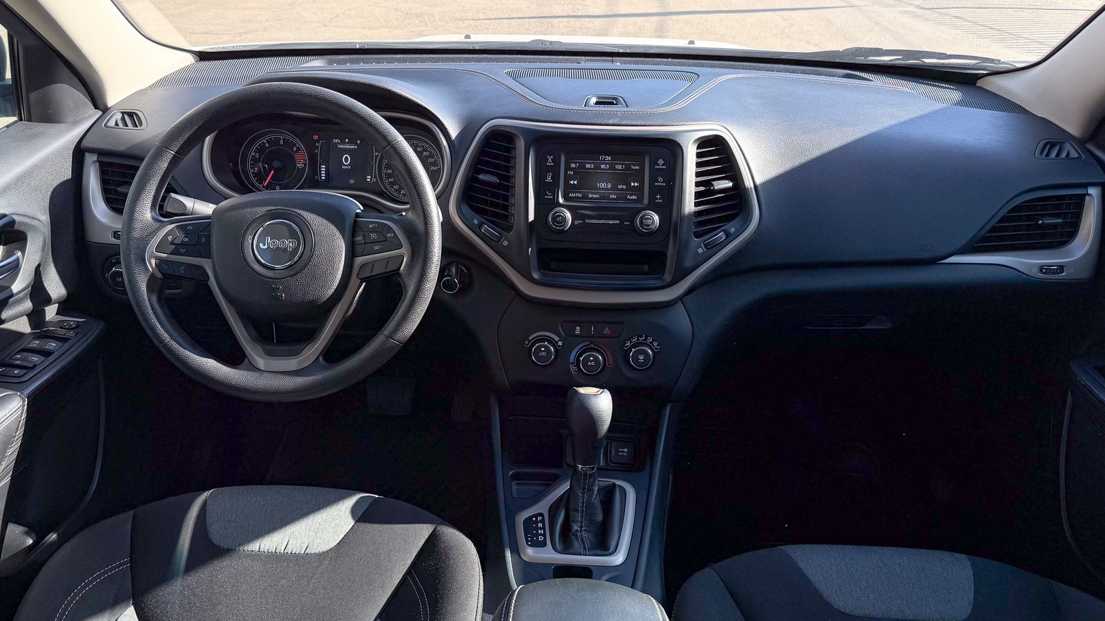 Jeep Cherokee Sport AT 2.4 2017 - Imagen 11 de 20