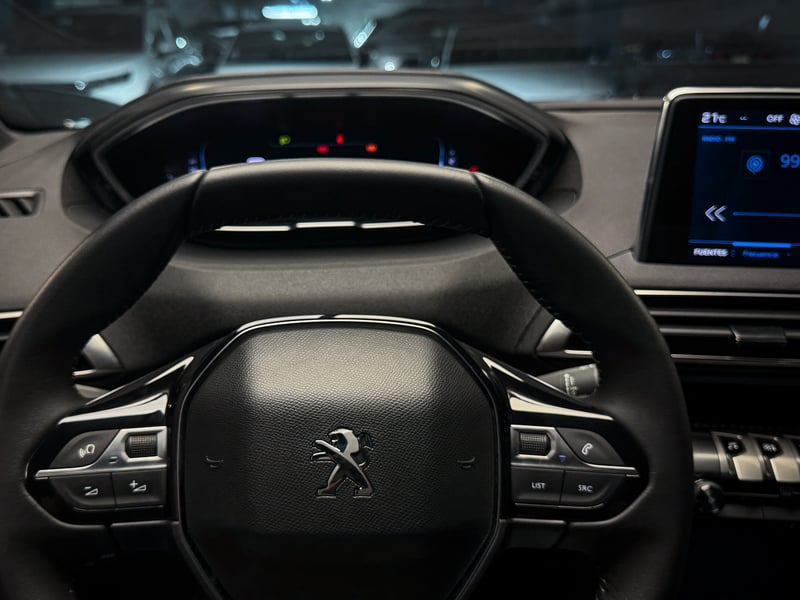 Peugeot 3008 Active Pack 1.2 2024 - Imagen 7 de 20