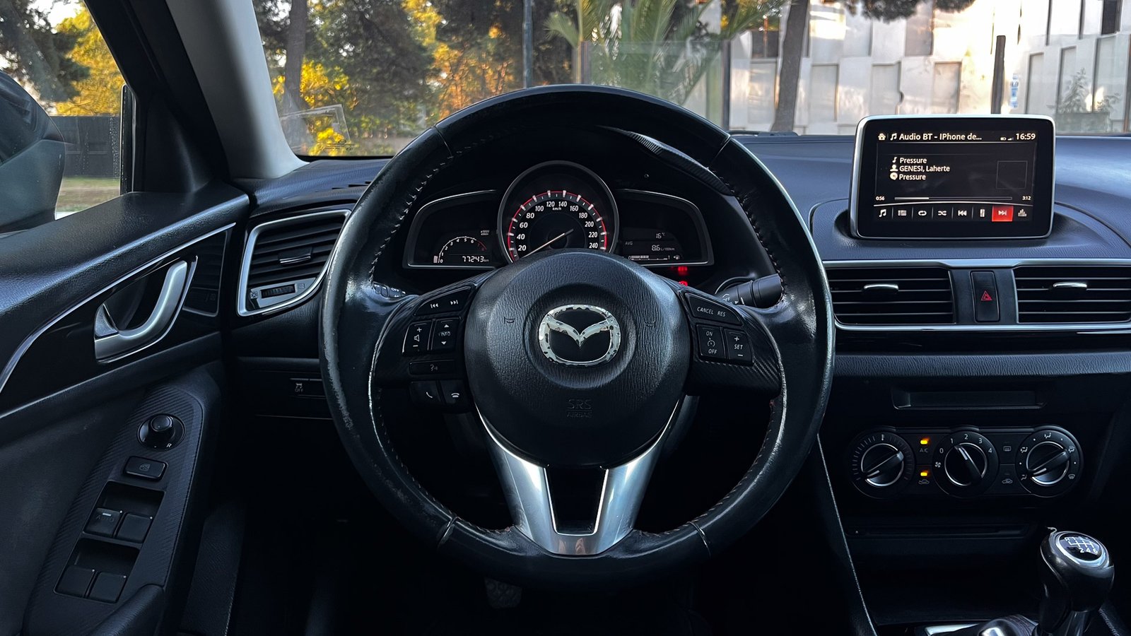 Mazda 3 V 2.0 Sedán MT 2015 - Imagen 12 de 20