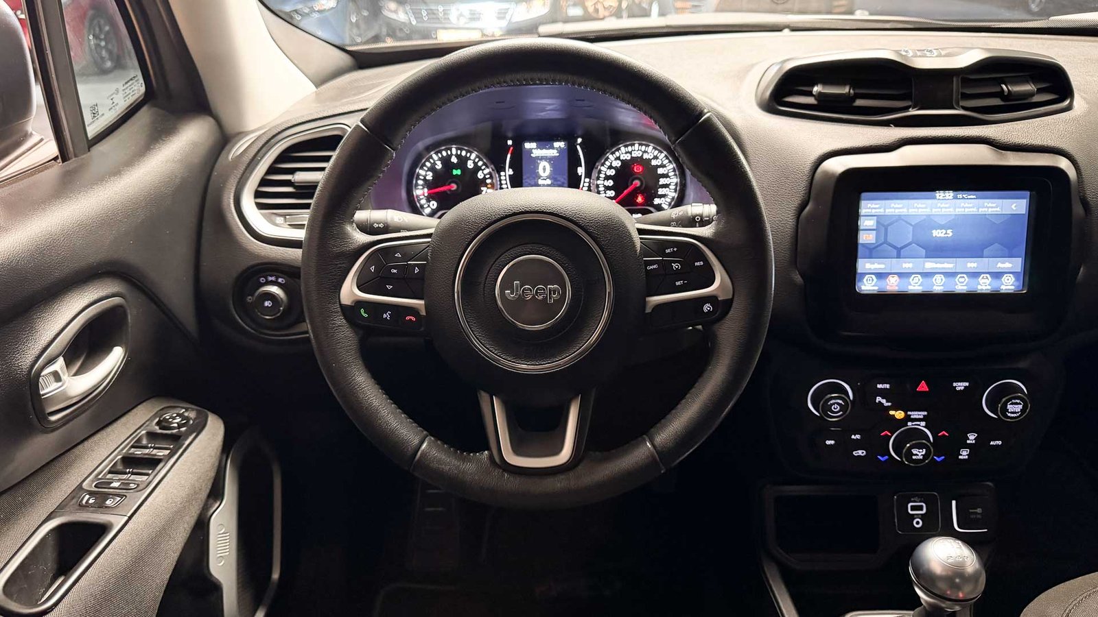 Jeep Renegade Sport LX MT 2023 - Imagen 12 de 20