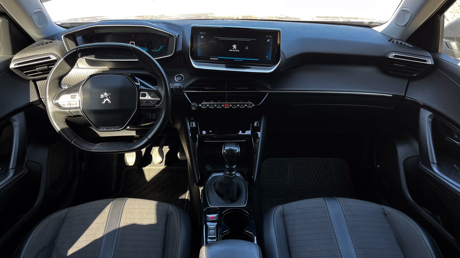 Peugeot 2008 Allure Pack 1.2 2021 - Imagen 14 de 20