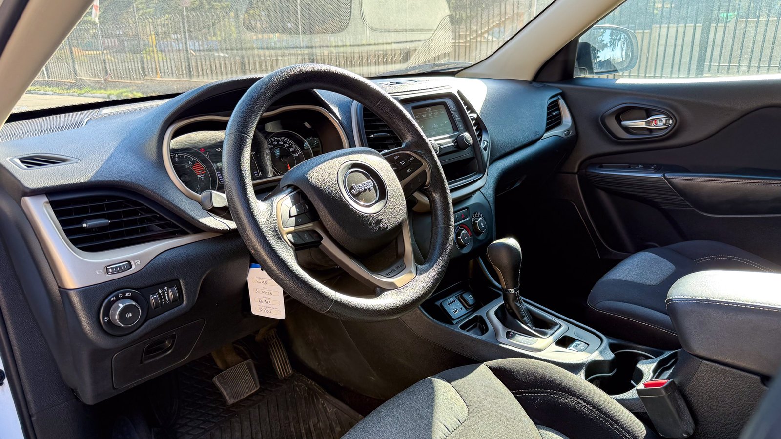 Jeep Cherokee Sport AT 2.4 2017 - Imagen 8 de 20
