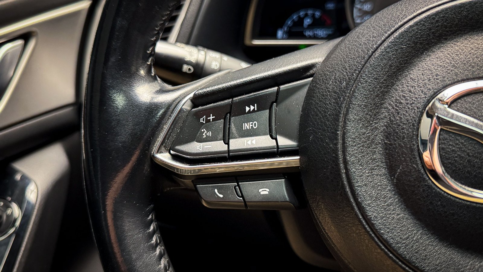 Mazda 3 V 2.0 2019 - Imagen 8 de 20